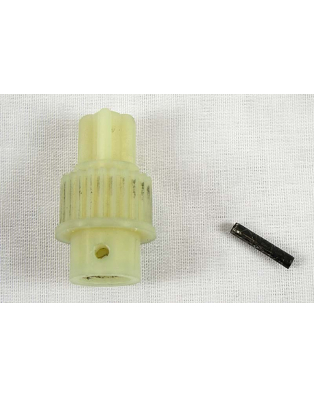 poulie moteur avec goupille robot kenwood KW675025